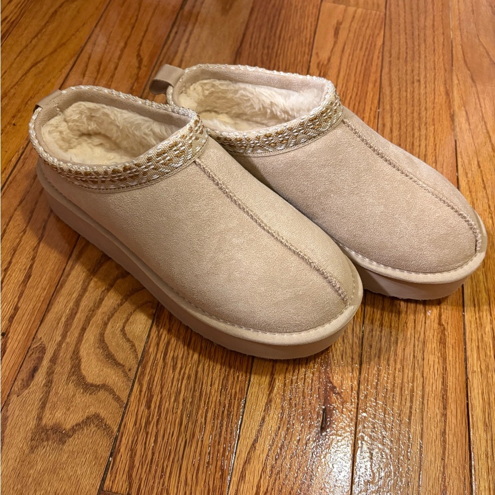 Women’s slippers